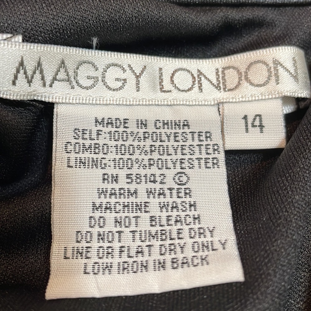Maggie London Black Sequined Dress Sleeveless Fully Lined Scalloped Hem Low back - Picture 2 of 10